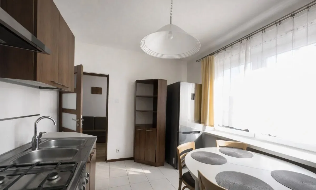 Mieszkanie 80m2 na piętrze w domu - zdjęcie 2